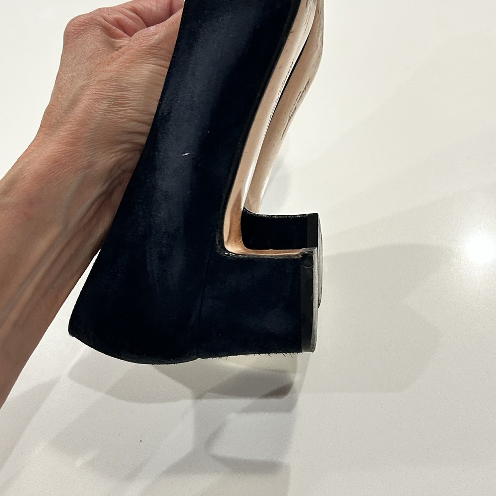 Salvatore Ferragamo Classic Black Suede Leather Closed Toe‎ Pump Heels Shoe 8 AA - Picture 14 of 15